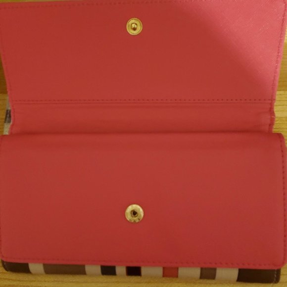 Checkered Two Toned Wallet - Picture 3 of 3